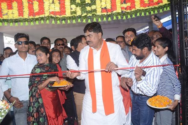 कृषि मंत्री  पटेल ने कहा सरकार की कल्याणकारी योजनाओं का जनता को मिल रहा है लाभ 