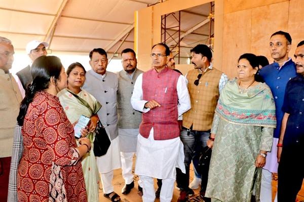 सीएम शिवराज ने शहडोल में लिया जनजातीय गौरव दिवस की तैयारियों का जायजा 