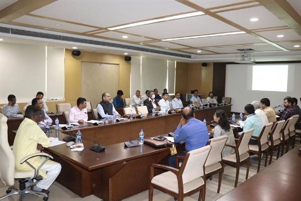 फायलेरिया प्रभावित जिलों को लेकर स्वास्थ्य मंत्री डॉ. चौधरी ने की समीक्षा 