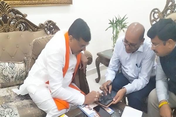 कृषिमंत्री पटेल ने हरदा के अधिकारी को आवश्यक कार्यवाही करने के दिए निर्देश 