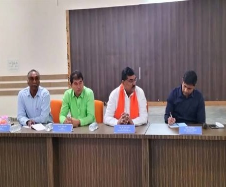 हरदा में कृषि मंत्री पटेल ने की लोक स्वास्थ्य यांत्रिकी विभाग की समीक्षा