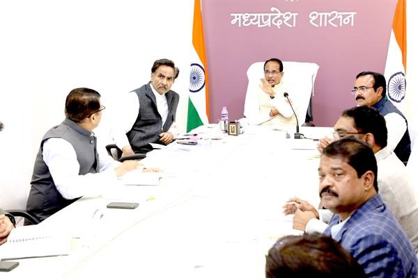 सीएम शिवराज ने कहा  जल्दी से पूर्ण करें जल जीवन मिशन की परियोजना