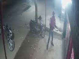 मुफ्त में शराब ना देने पर युवक ने चलाई गोली 