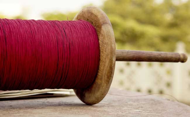 सक्रांति पर चाइना के मंझो से रहे सावधान युवक का कटा हाथ  