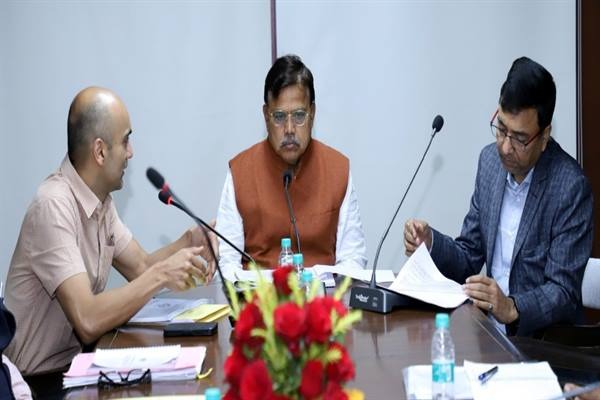 ऊर्जा मंत्री प्रद्युम्न ने कहा विद्युत कंपनियों के लिए सर्वोपरि है उपभोक्ता संतुष्टि