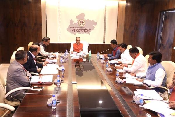मुख्यमंत्री शिवराज ने दिए निर्देश तय समय सीमा में पूरा करें सिंचाई परियोजना