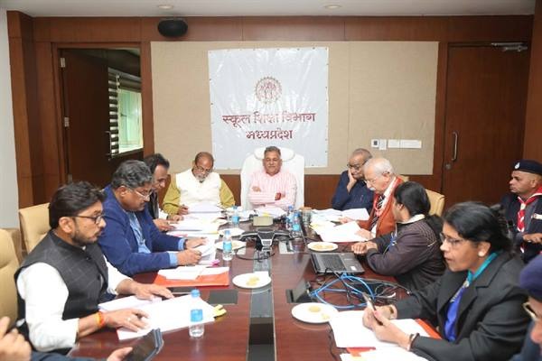 हिंदी भाषा में संपादित हों स्काउट्स एवं गाइड्स की सभी गतिविधियाँ