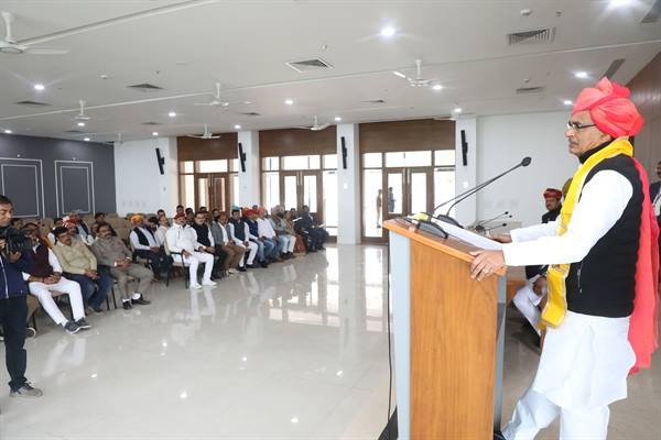 मुख्यमंत्री शिवराज मिले राजपूत समाज के प्रतिनिधि से 