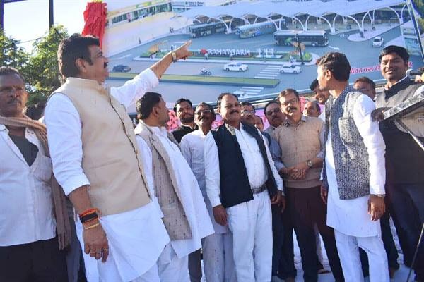 गोविंद सिंह राजपूत की युवाओं को नसीहत रोज़गार लेने नहीं देने वाले बनो 