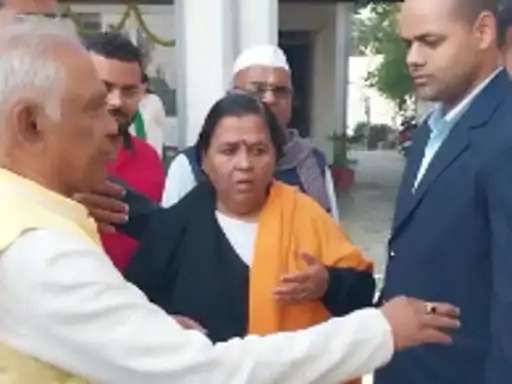 उमा भारतीय ने कांग्रेस पर निशाना साधा