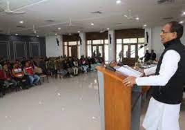 मुख्यमंत्री चौहान : राष्ट्र विकास में प्रत्येक वर्ग का योगदान