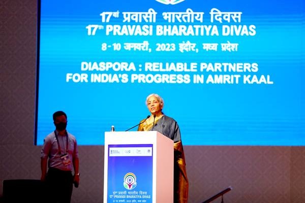 केन्द्रीय वित्त मंत्री ने कहा भारत सबसे तेज आर्थिक प्रगति करने वाला देश