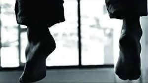 ग्वालियर में संदिग्ध हालत में फंदे पर लटका मिला युवक का शव 