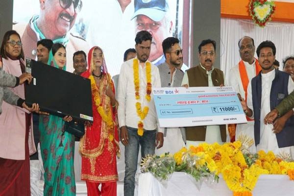 मुख्यमंत्री कन्या विवाह योजना के तहत विवाह बंधन में बंधे 625 जोड़े 