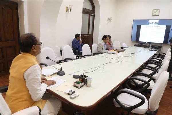 मुख्यमंत्री शिवराज ने सतना में गौरव दिवस की तैयारियों का लिया जायज़ा 