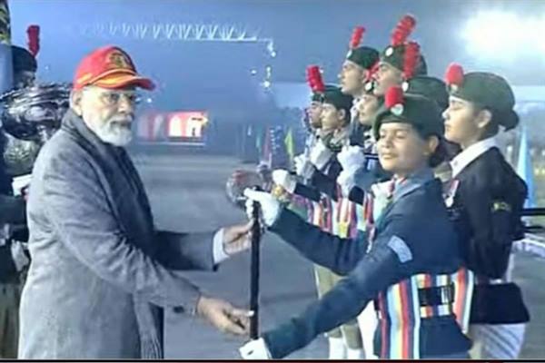 प्रदेश की ख़ुशी को प्रधानमंत्री मोदी ने दिया बैटन और मेडल