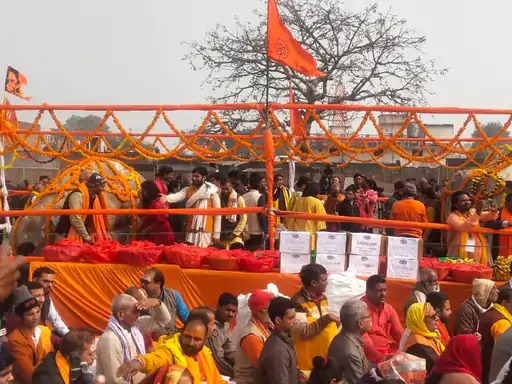 अयोध्या पहुंची छः करोड़ साल पुरानी  शालिग्राम शिलाएं श्रीराम की मूर्ती बनकर होगी तैयार 