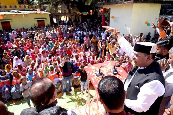 चिकित्सा शिक्षा मंत्री सारंग के नेतृत्व में हुआ नरेला विधानसभा में विकास यात्रा शुभारंभ 