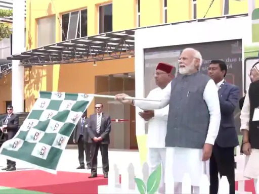 प्रधानमंत्री मोदी ने किया एशिया की सबसे बड़ी हेलिकॉप्टर फैक्ट्री का उद्घाटन