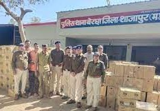 पुलिस ने पकड़ा एक करोड़ बारह लाख की अंग्रेजी शराब से भरा कंटेनर