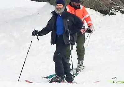 गुलमर्ग स्कीइंग और केबल कार का लुफ्त उठाते हुए नज़र आए राहुल गांधी 